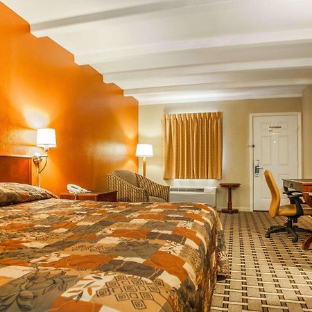 Rodeway Inn Nashville Airport Bagian luar foto