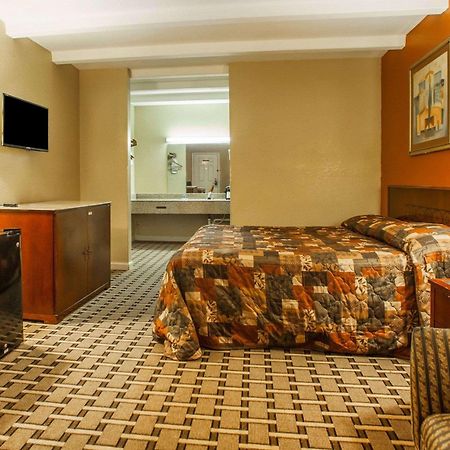 Rodeway Inn Nashville Airport Bagian luar foto