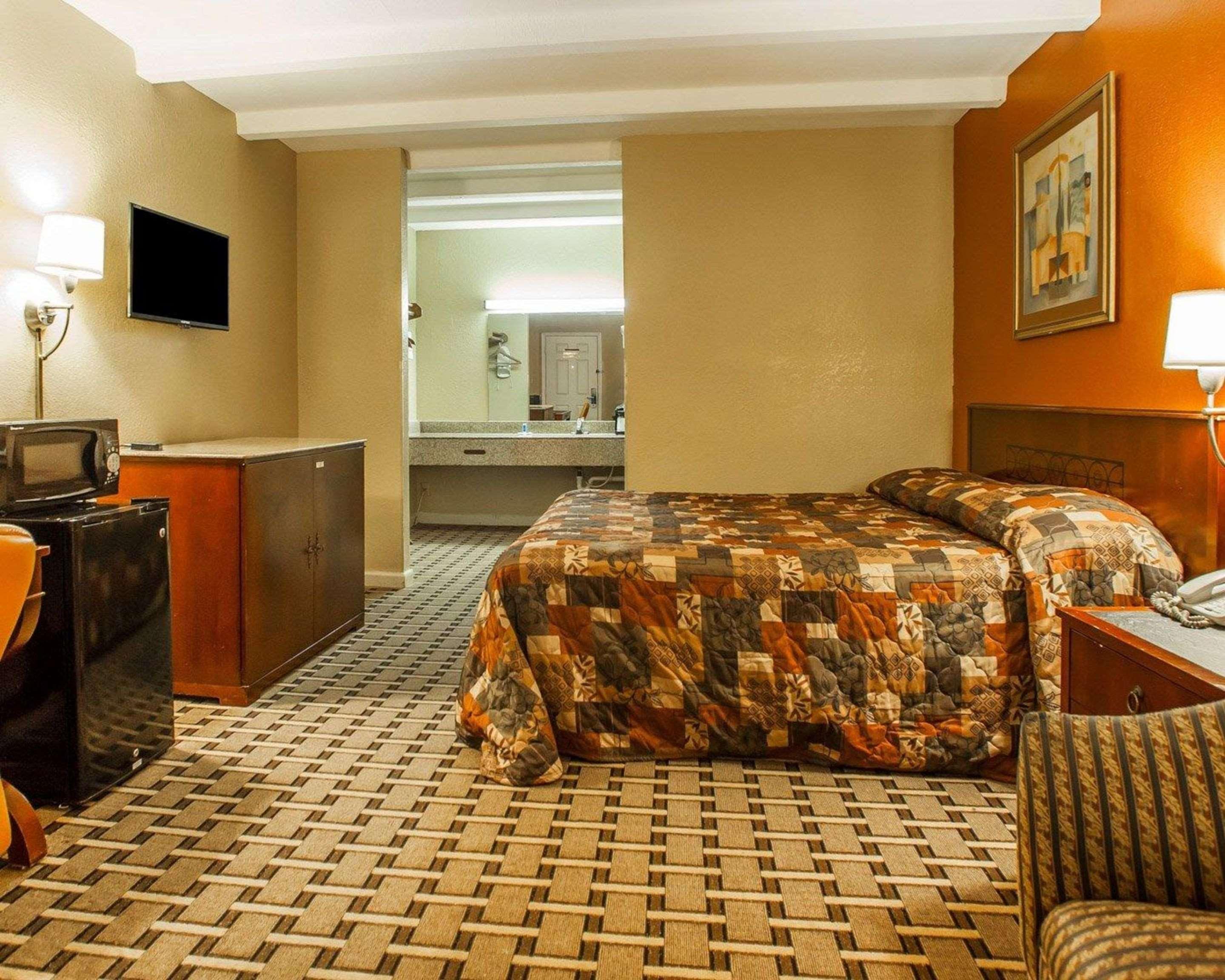 Rodeway Inn Nashville Airport Bagian luar foto