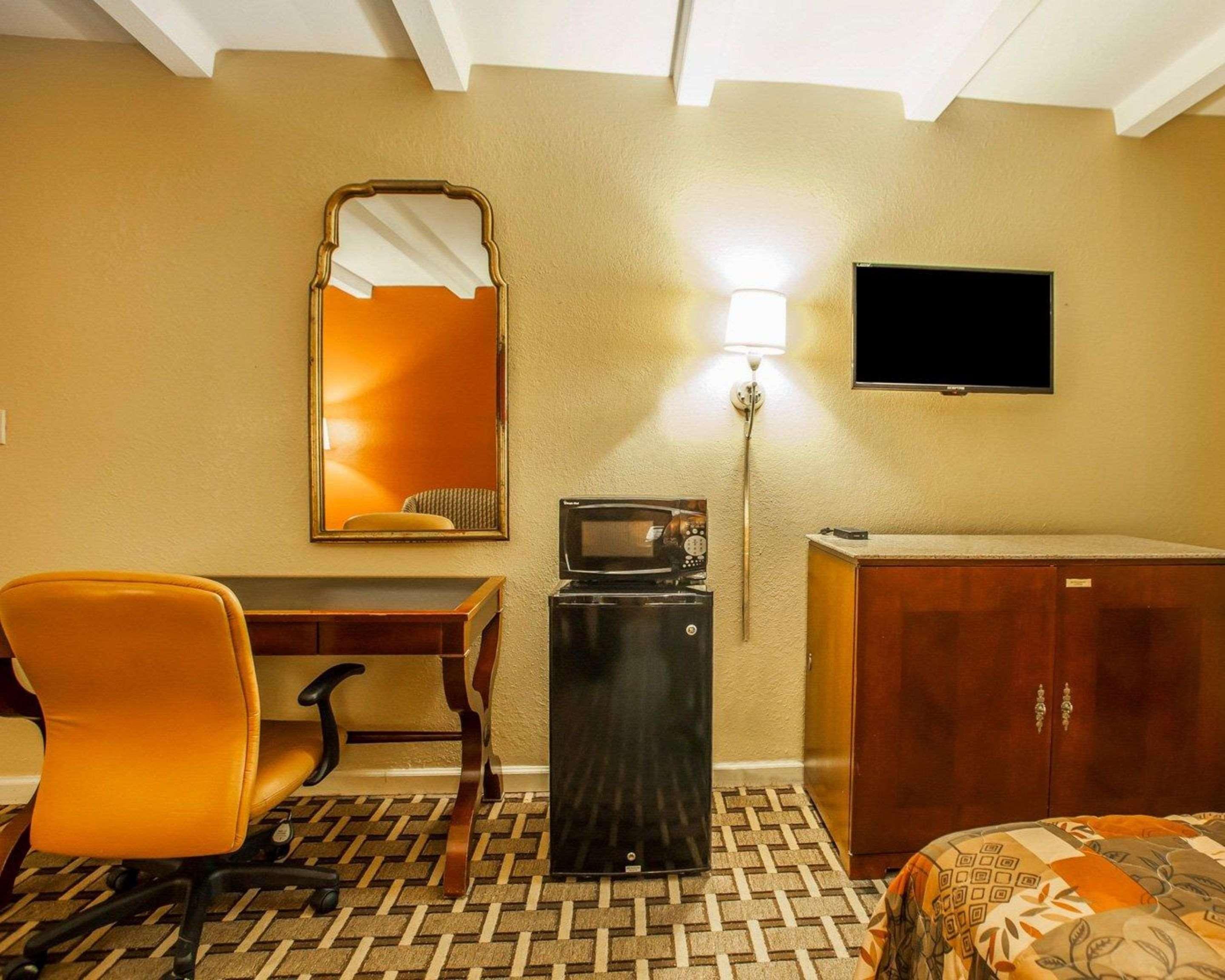 Rodeway Inn Nashville Airport Bagian luar foto