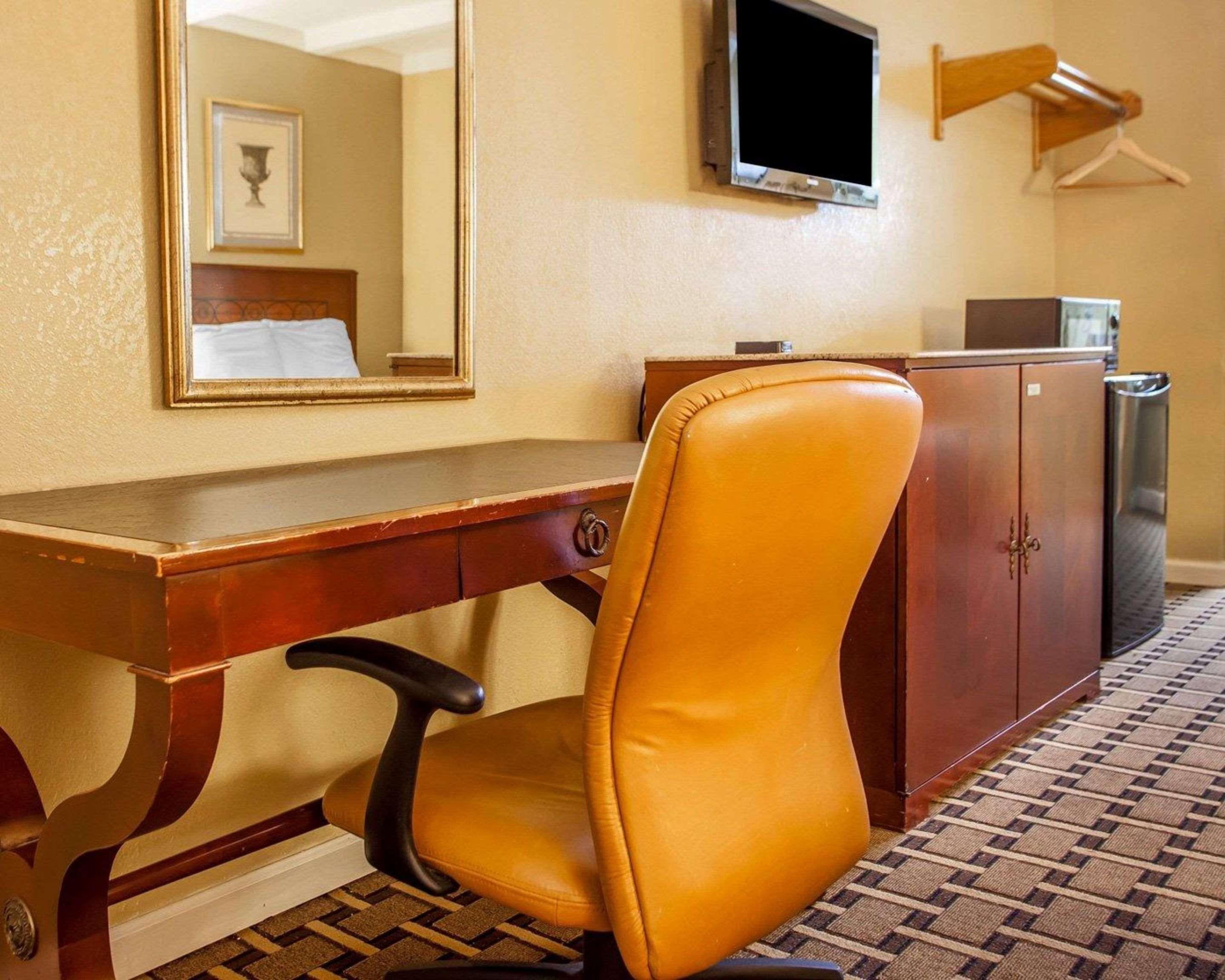 Rodeway Inn Nashville Airport Bagian luar foto