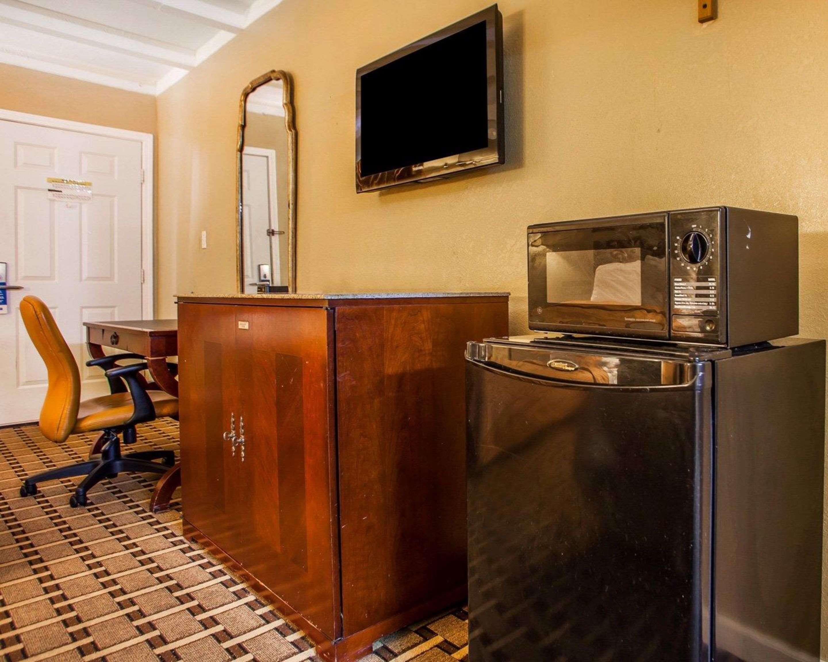 Rodeway Inn Nashville Airport Bagian luar foto