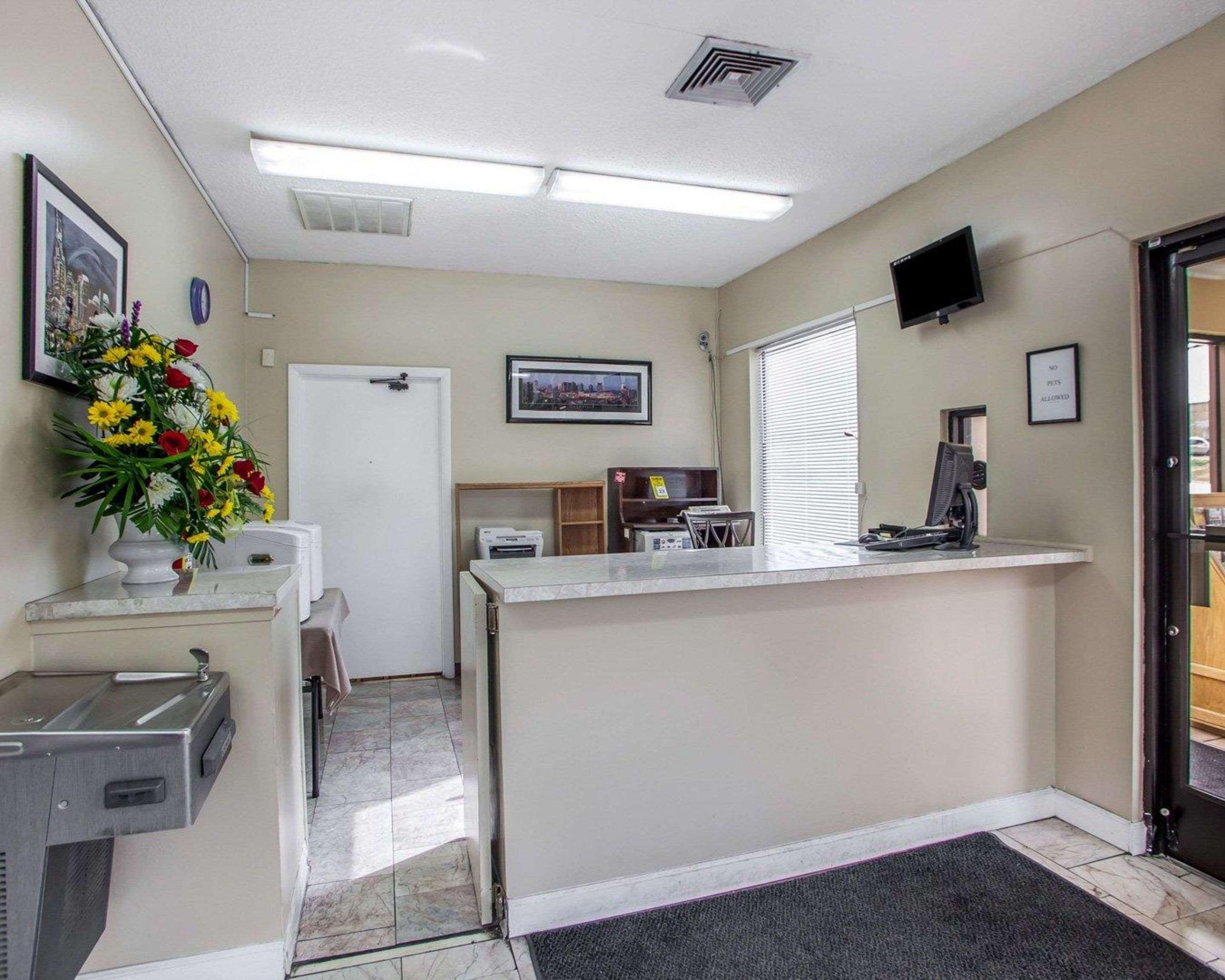 Rodeway Inn Nashville Airport Bagian luar foto