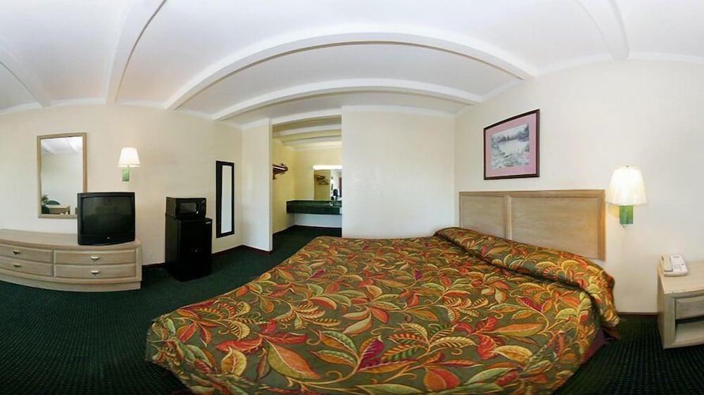 Rodeway Inn Nashville Airport Bagian luar foto